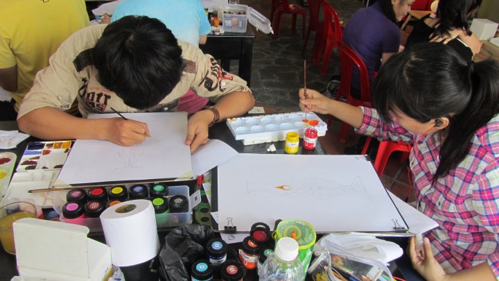 thi trang tri mau 2013 lop ve OS 4